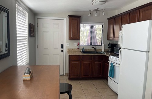 Rancho Feliz House | Comfortable Home Away from Home - Oro Valley Guest House