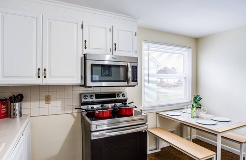 Gates-North Gates House | Comfortable Home In the Suburb close to Dwtn/Airport/UofR