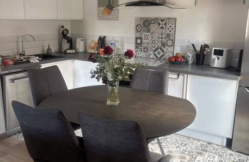 Valdampierre House | Comfortable house near Beauvais and airport with free parking