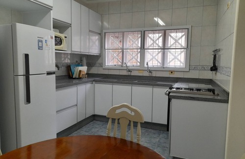 Balneario Florida House | Comfortable house with pool 100m from the beach in Peruibe, great location.