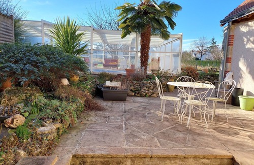 Amboise House | Comfortable house with swimming pool in season for 8 people close to all amenities