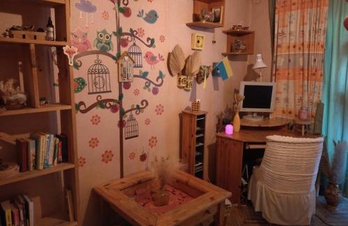 Dniprovs'kyi District House | Comfortable isolated turnkey room near the subway and the International Exhibition Center