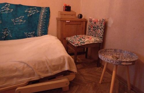 Dniprovs'kyi District House | Comfortable isolated turnkey room near the subway and the International Exhibition Center