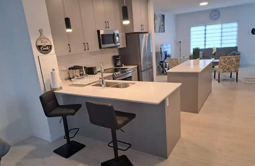 Northeast Edmonton House | Comfortable King Size BRM 1.5 BTH & Garage parking