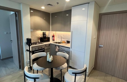 Nad Al Sheba Apartment | Comfortable, luxurious 2-bedroom apartment close to the Burj Khalifa.