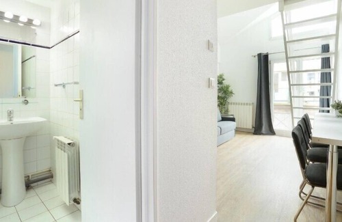 Les Lilas Apartment | Comfortable Mezzanine Studio for family of 4 in Les Lilas