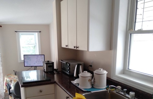 London House | Comfortable newly-renovated East End home. Minimum rental 29 days.