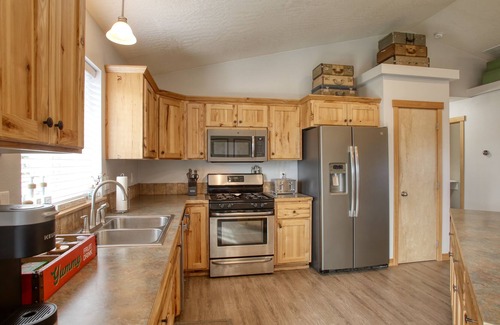 Rathdrum House | Comfortable North Idaho home has everything you need, including a game room!