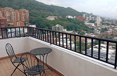 Granada Apartment | Comfortable, private penthouse, jacuzzi, Cali & mountain view.