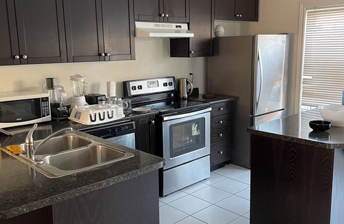 Brampton House | Comfortable Room & Private Washroom.