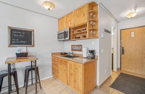 North Park City Condo | Comfortable Studio in Park City 325