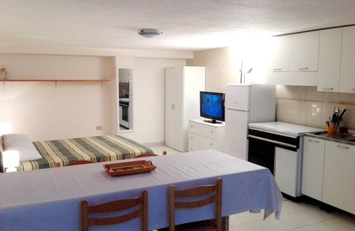 La Caletta Apartment | Comfortable studio apartment 50 meters from the beach