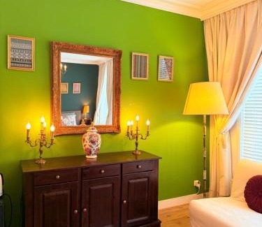 Huygenspark Bed & Breakfast | COMFORTABLE STYLISH ROOM in city centre of The Hague - HOME STAY