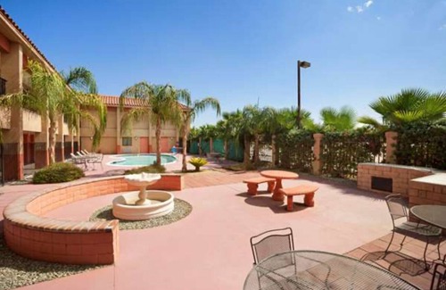 Indio Apartment | Comfortable Super 8 Hotel Suites with Pool and BBQ Area in Indio, Near Coachella