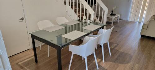 Gainesville Apartment | Comfortable Townhome 2BR 1-5BA - Near UF & Shopping Dining