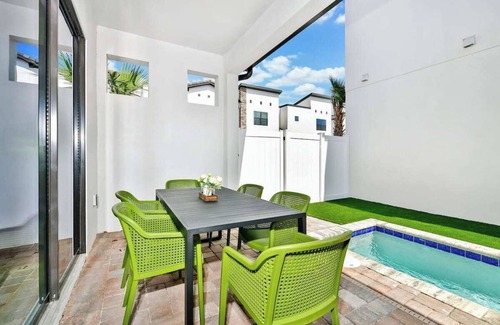 Loughman House | Comfortable Villa at Villa Domani Near 4bdrs