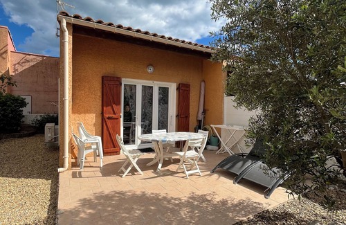 Saint-Pierre-la-Mer House | Comfortable villa, garden, parking in quiet residence 800m from the beach