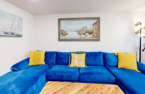 Trinidad House | Comforting, dog-friendly cottage with yard, forest views, kitchen & washer/dryer