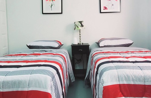 Leisure World House | Comfy 2 bdrm unit w/King size bed & Free parking.