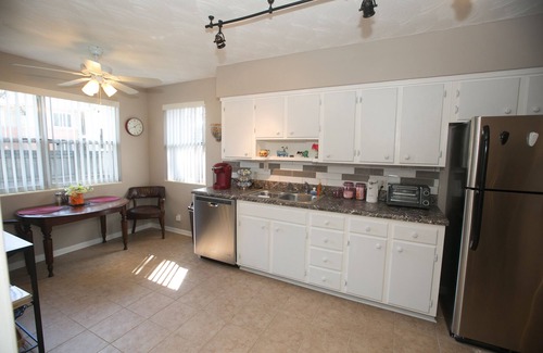 Lakewood House | Comfy 3/2, recently refurbished, WOW!