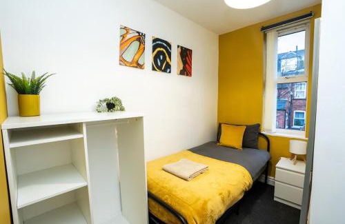 Forest Fields House | Comfy 4 Bed House near Notts City Centre - FREE Parking