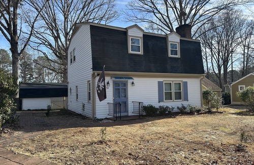 Southeast Raleigh House | Comfy 80's Cool House Near Downtown & Walnut Creek