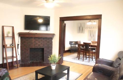 Mount Washington Apartment | Comfy and Spacious 3 BR - Easy City Access