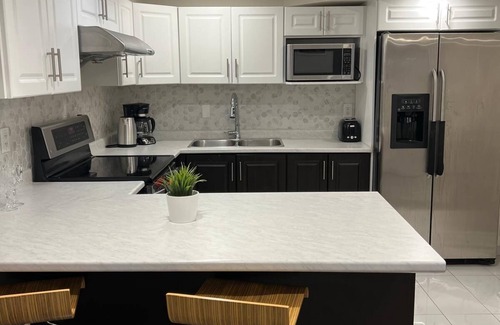 Mississauga Apartment | Comfy Basement Apartment with Private entrance and free car
