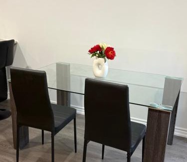 Whitby House | Comfy Basement Suite in Quiet Neighbourhood