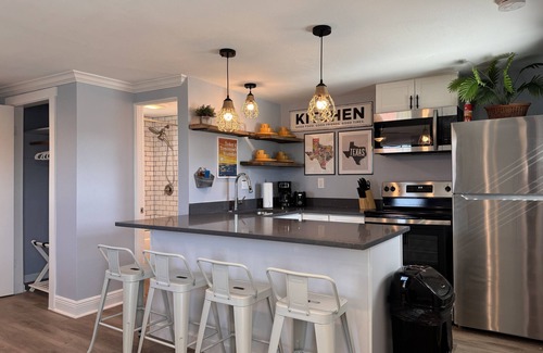 Surfside Beach House | Comfy Coastal Cottage Four