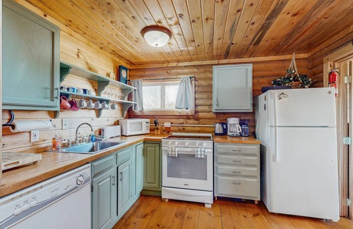 Grand Lake Cabin | Comfy, Family-Friendly Lake Cabin w/Stunning Views, Porch, Private Grill