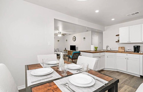 Government Hill House | Comfy & Fully Stocked Home Near Downtown