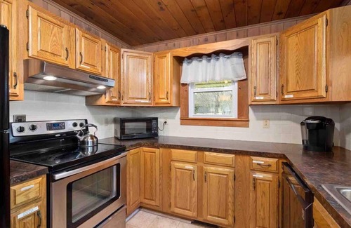 Oneonta House | Comfy furnishings, nice yard, peaceful neighborhood