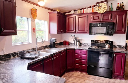 North Weeki Wachee House | Comfy Half Acre Hideaway