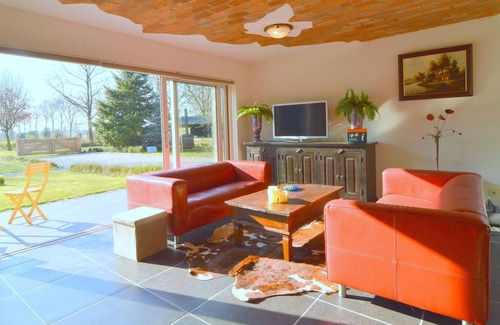 Siebengewald House | Comfy Holiday Home in Siebengewald with Sauna, bubble bath