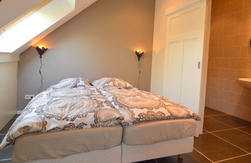 Siebengewald House | Comfy Holiday Home in Siebengewald with Sauna, bubble bath