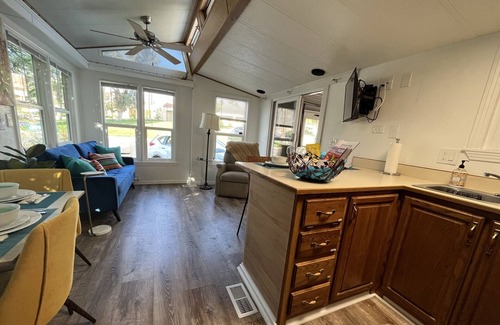 Desert Hot Springs House | Comfy Home, Mineral Pools, Pickle Ball, Great A/C!