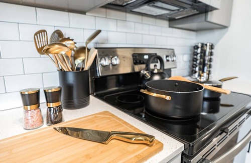 Boise Apartment | Comfy King Bed, Pool, Coffee Bar