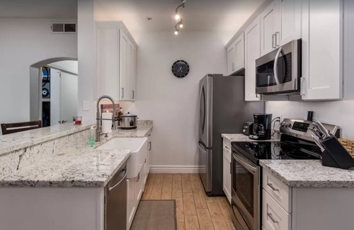 Presidio Condo | Comfy King Bed Vacation SMART Home Stay near ASU, TPC, with easy access to 101