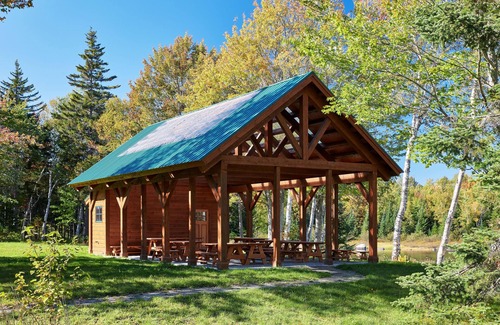 Greenville House | Comfy Lakeside Cabin: All Meals, Canoes, & Kayaks Included, Shared Sauna