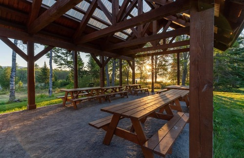 Greenville House | Comfy Lakeside Cabin: All Meals, Canoes, & Kayaks Included, Shared Sauna