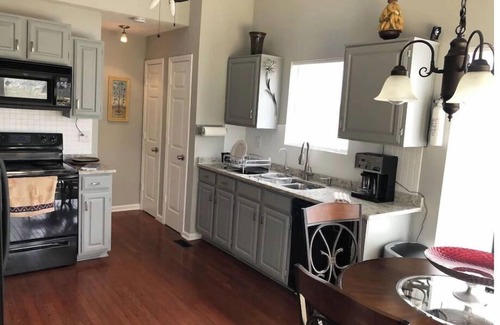 Lawrenceville House | Comfy Meets Spacious & Peaceful