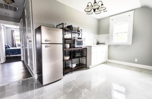 Downtown Niagara Falls Apartment | Comfy Micro Apartment 1BR 1 Bath close to the falls