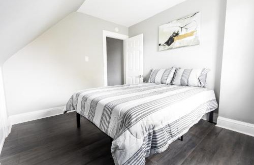 Downtown Niagara Falls Apartment | Comfy Micro Apartment 1BR 1 Bath close to the falls
