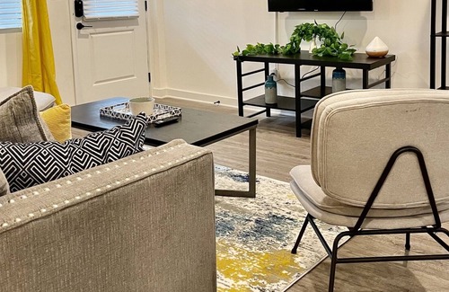 Plaza Midwood Apartment | Comfy Modern Suite Minutes from Uptown