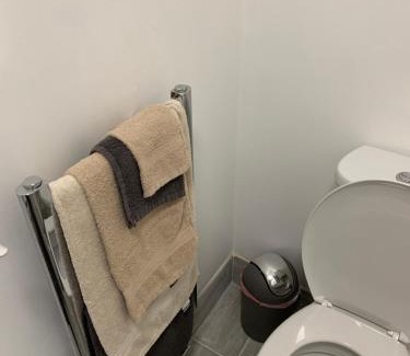 Cheddar Apartment | Comfy New Self Contained 1 Bed Flat - Modern!