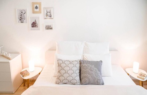 Erzsebetvaros Apartment | Comfy, renewed 3 bedroom apt in center