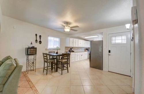 Sacramento House | Comfy “Serene Oasis” 3-bedroom 2-bathroom house in peaceful West Sacramento