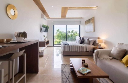 Luis Donaldo Colosio Apartment | Comfy Studio Steps to 5th Ave and Beach, Pool, Gym