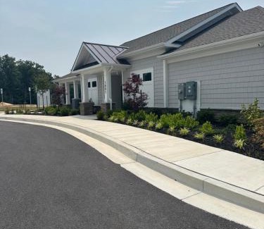 Rossville House | Comfy Suite, Steps to Food & Fun and Pool